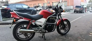 Honda CB450S 1986 Roja.
