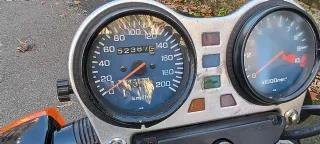 Honda CB450S 1986 Roja.
