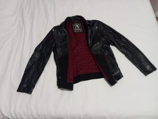 Chaqueta de piel negra