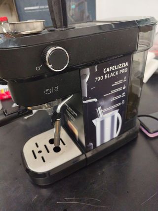 Cafetera Cecotec Cafelizzia Cumbia Negra
