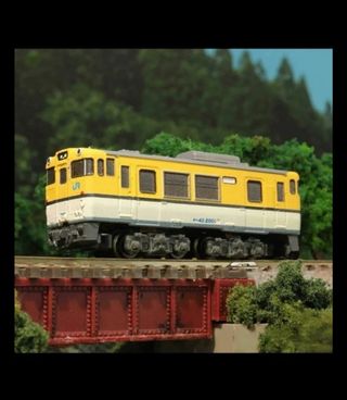 Esposizione di modellini di treni giapponesi con locomotiva in scala Z