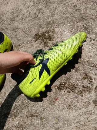 Botas de fútbol Adidas verdes y amarillas