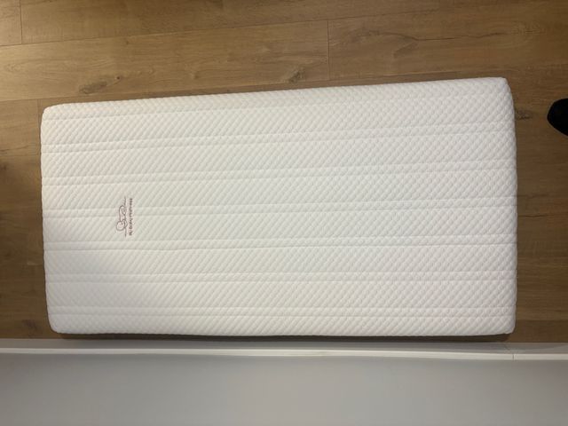 Colchón 140x70x12 + ropa de cama