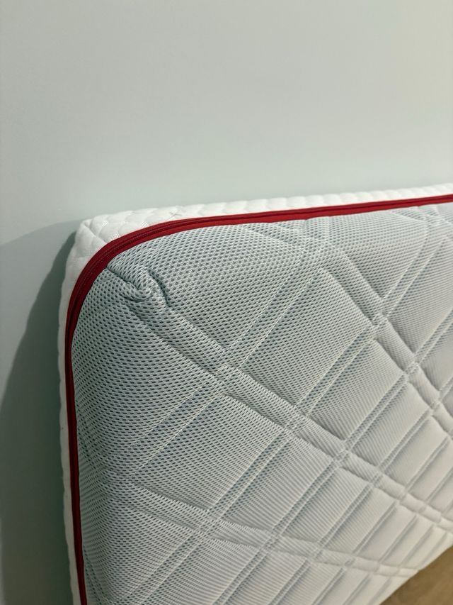 Colchón 140x70x12 + ropa de cama