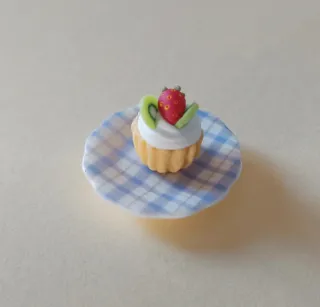 Cupcake. Casa de muñecas escala 1:12