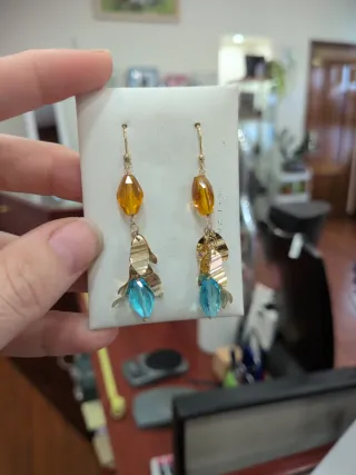 Pendientes largos oro y piedras