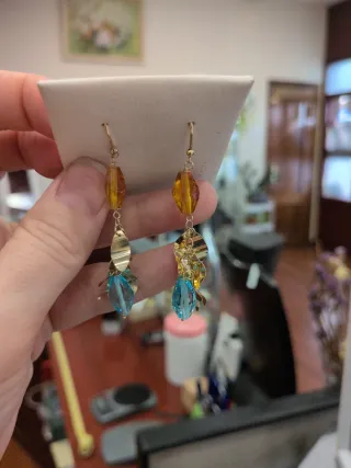 Pendientes largos oro y piedras