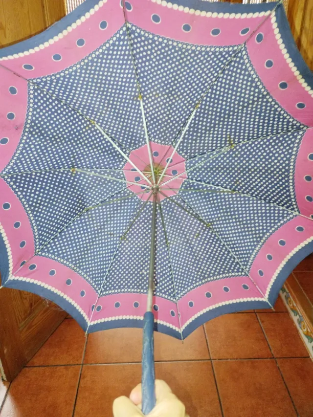 Paraguas vintage azul y rosa
