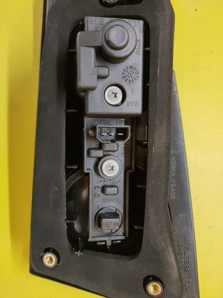 PILOTO TRASERO IZQUIERDO PORTON SEAT IBIZA 6L