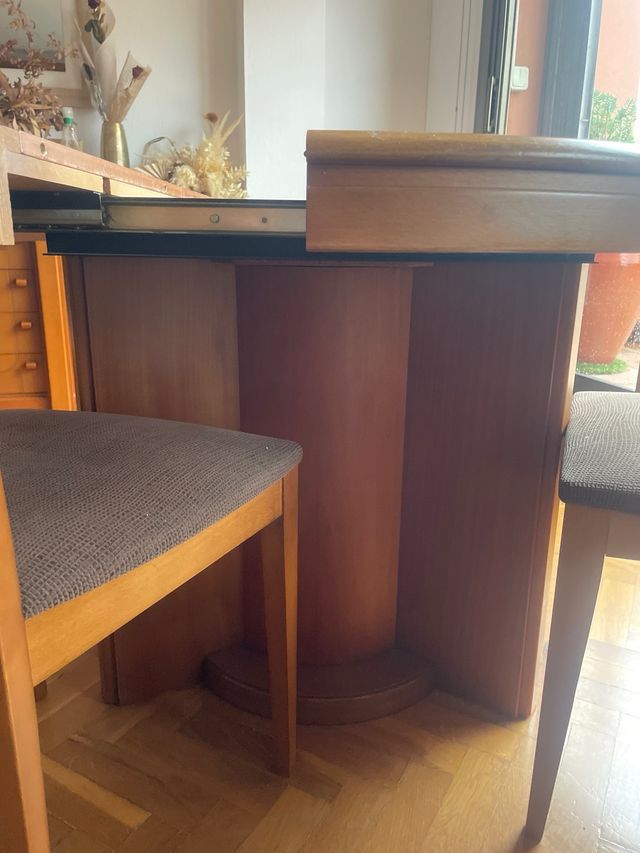 Mesa redonda extensible madera + 4 sillas