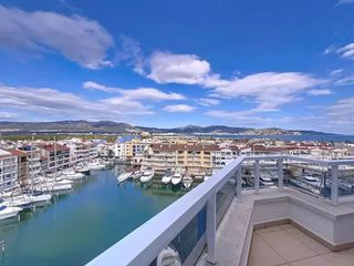Piso en venta en Empuriabrava en Castelló d´Empúries