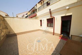 Casa adosada en venta en Tomelloso