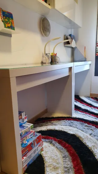 Escritorio o tocador Malm ikea blanco 

