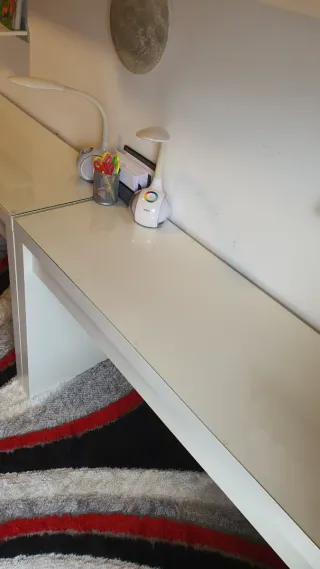 Escritorio o tocador Malm ikea blanco 
