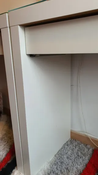 Escritorio o tocador Malm ikea blanco 
