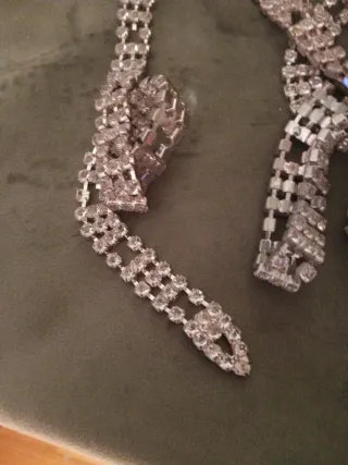 Cinturón de estrás plateado