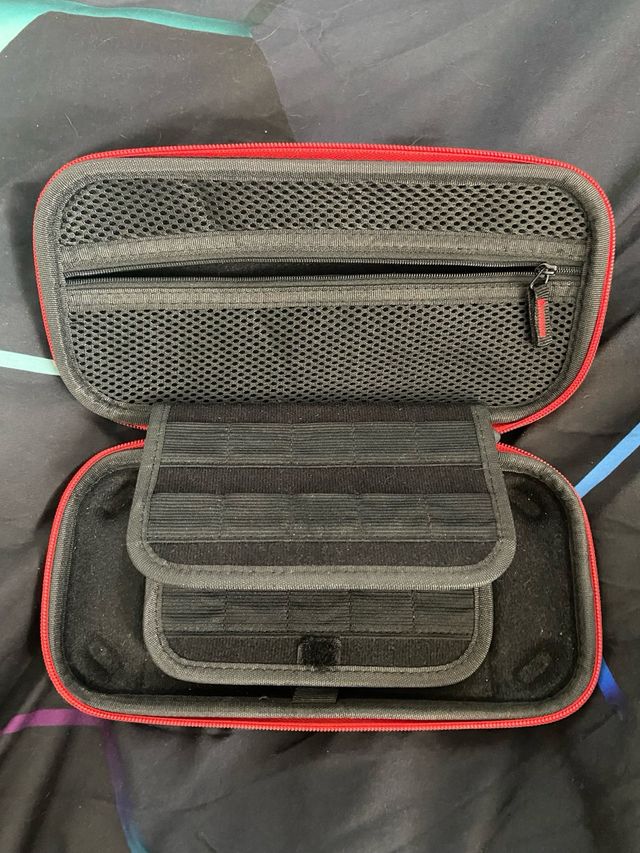 Funda Nintendo Switch Negra y Roja