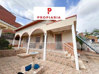 Chalet en venta en Marianao en Sant Boi de Llobregat