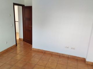 Casa adosada en venta en Utrera