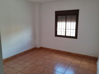 Casa adosada en venta en Utrera