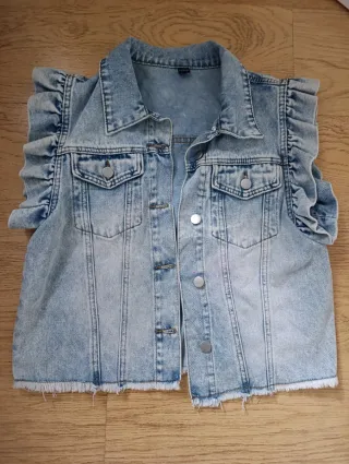 Chaleco vaquero con volantes