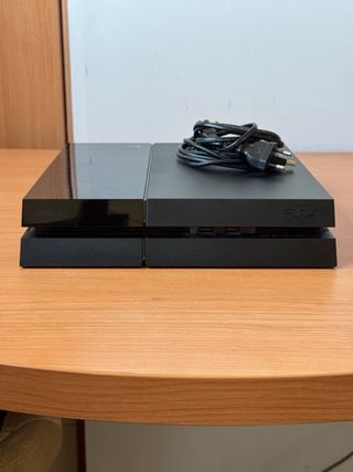 PS4 500GB + 2 Mandos + 2 Juegos