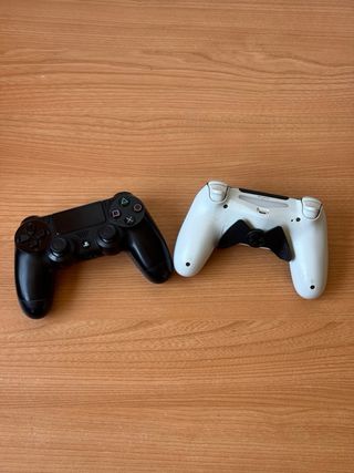 PS4 500GB + 2 Mandos + 2 Juegos