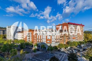 Piso en venta en Amara - Berri en San Sebastián-Donostia