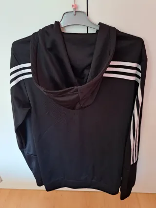 Sudadera Adidas con capucha y cremallera