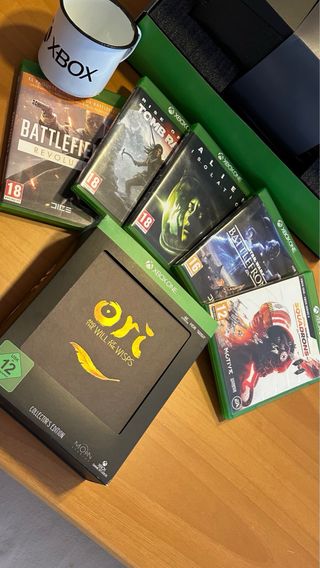 Lote ‘Xbox Series X’ + Juegos y Accesorios (LEER)
