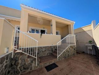Casa adosada en venta en Nueva Torrevieja - Aguas Nuevas en Torrevieja