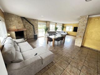 Chalet en venta en Zona Urbanizaciones en Alzira