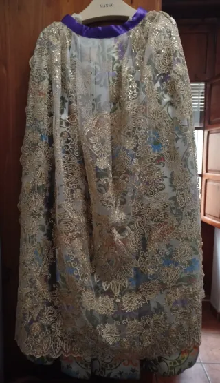 Traje de Fallera Multicolor y Dorado