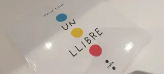 2 libros: Un llibre /  Colores