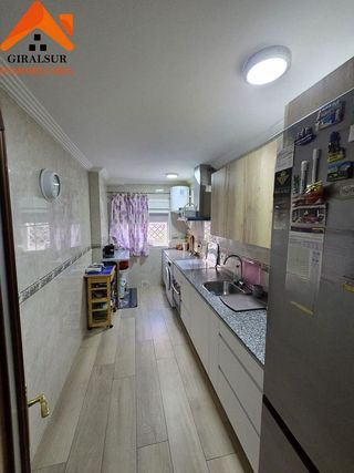 Piso en venta en Colores - Entreparques en Sevilla