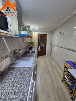 Piso en venta en Colores - Entreparques en Sevilla