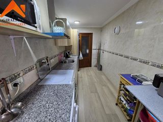 Piso en venta en Colores - Entreparques en Sevilla