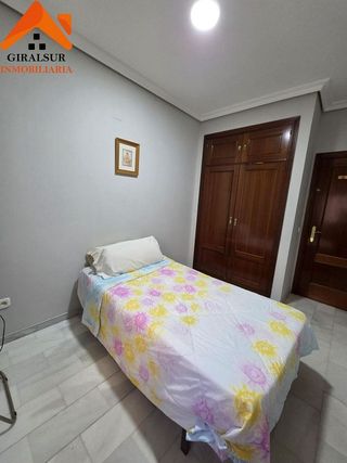 Piso en venta en Colores - Entreparques en Sevilla