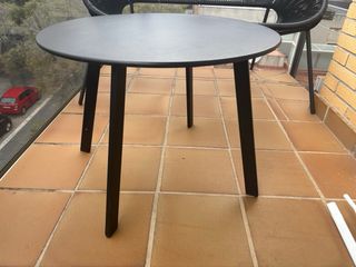 Banco mimbre sintético negro y mesa balcón terraza