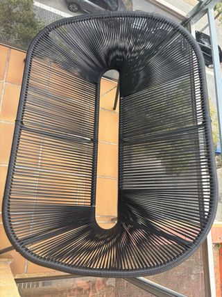 Banco mimbre sintético negro y mesa balcón terraza