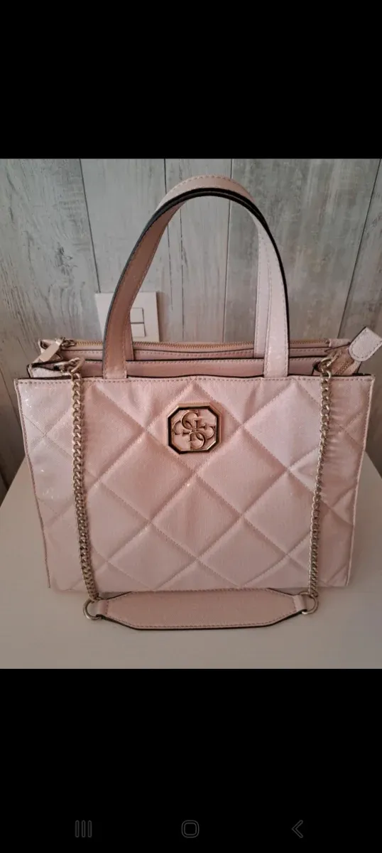 Bolso Guess Rosa Acolchado Cadena Dorada