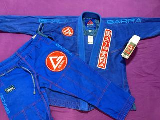 Kimono Gracie Barra Talla A0 
ATLETA 
AZUL 
