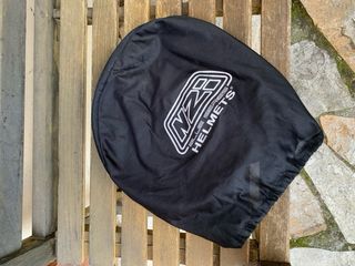 Casco NZI Negro y Blanco. talla S.