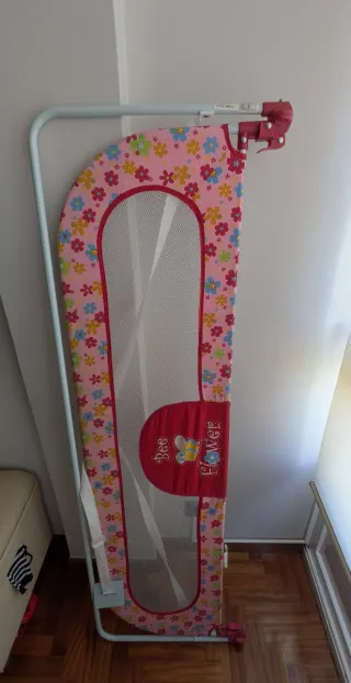 Barrera de cama infantil con estampado floral
