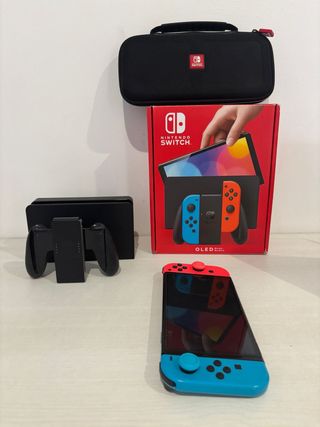 Nintendo Switch OLED blu/rosso