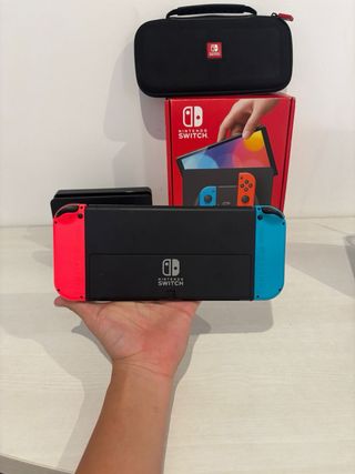 Nintendo Switch OLED blu/rosso