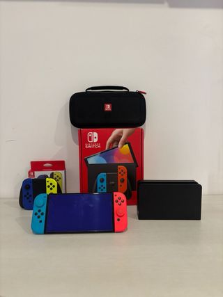 Nintendo Switch OLED blu/rosso