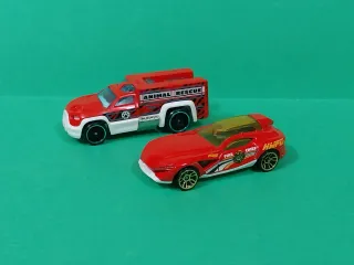 Lotto di 10 auto Hot Wheels
