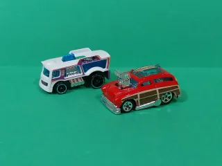 Lotto di 10 auto Hot Wheels
