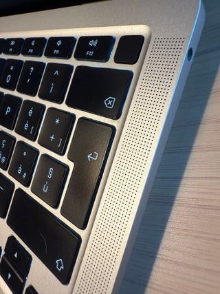 MacBook Air 13 Plata (como NUEVO)